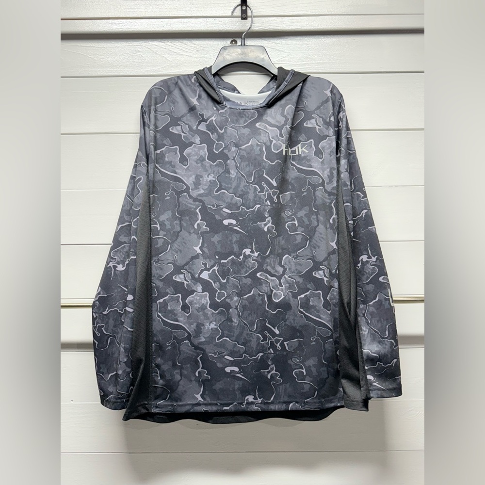 Huk fishing hoodie Mens XL Black/Gray camo Preformance hoodie.